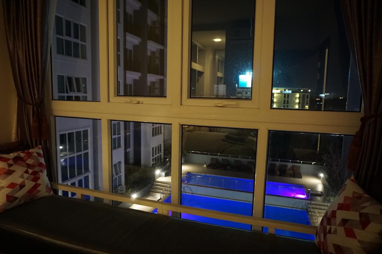 Pool View Room The Prio Chiang Mai Buitenkant foto