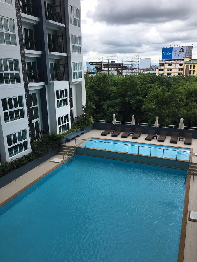 Pool View Room The Prio Chiang Mai Buitenkant foto
